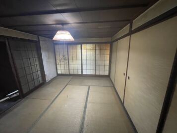 美馬市O様邸の遺品整理完了後。荷物が全て片付けられスッキリした和室(After)。